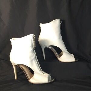 Rouge Helium White Peep-Toe Heeled Boots